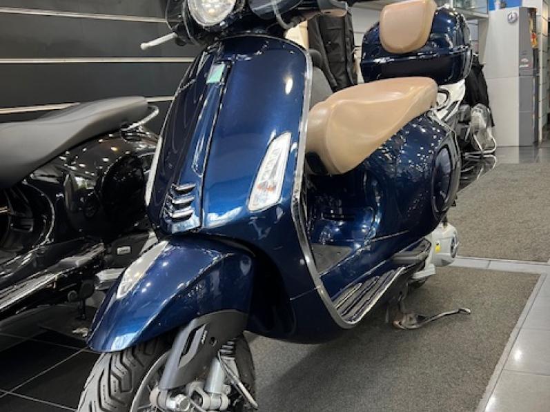 VESPA PRIMAVERA 125 EN TRES BON ETAT SUIVI ET HISTORIQUE COMPLET GARANTIE 3 MOIS 