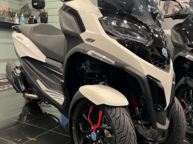 PIAGGIO MP3 400 RST SPORT